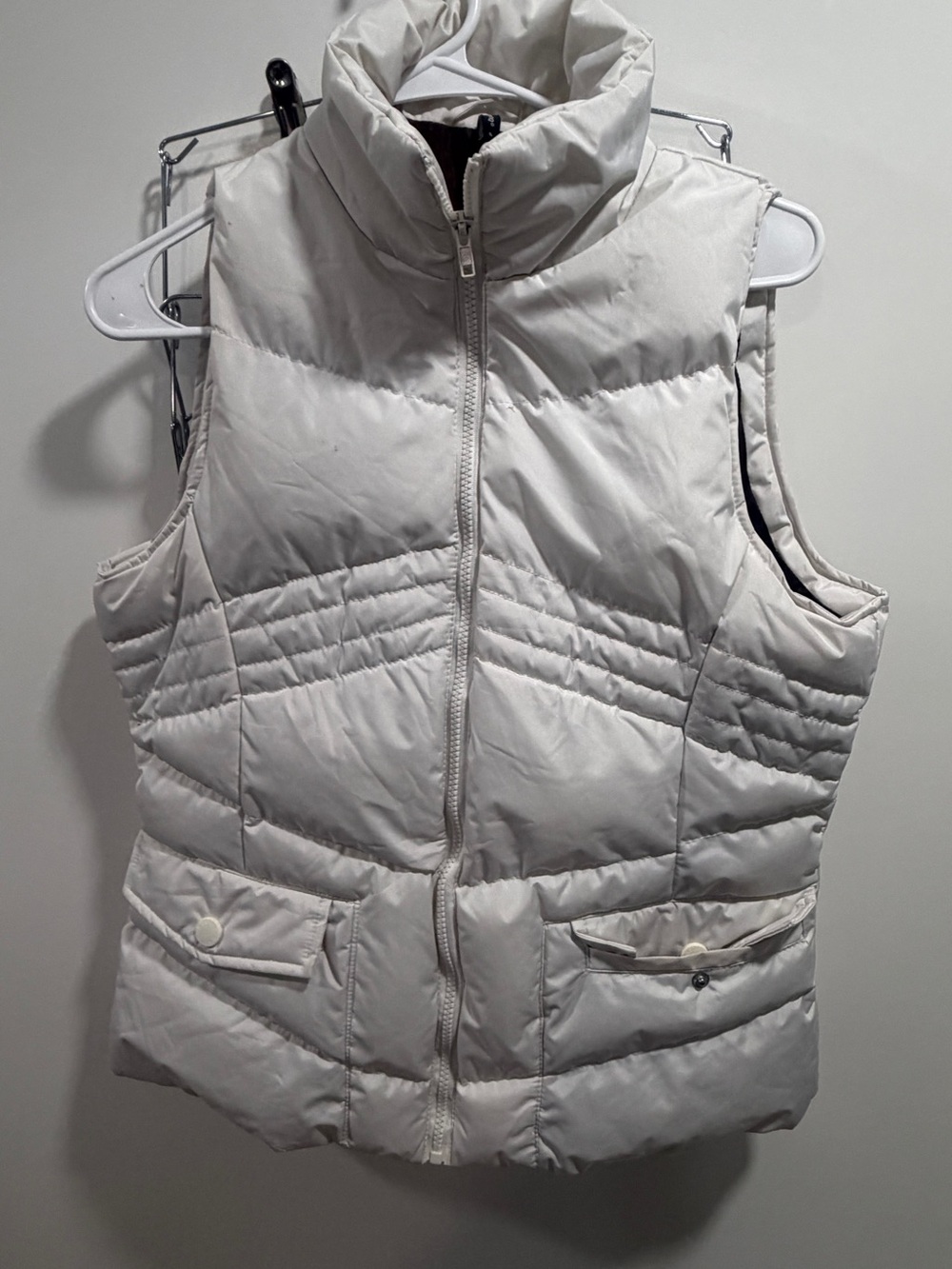 Sleeveless Puffer Vest - White